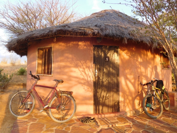 African-style bungalow in Ranohira