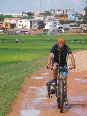 Willem between the rice fields outside Ivato