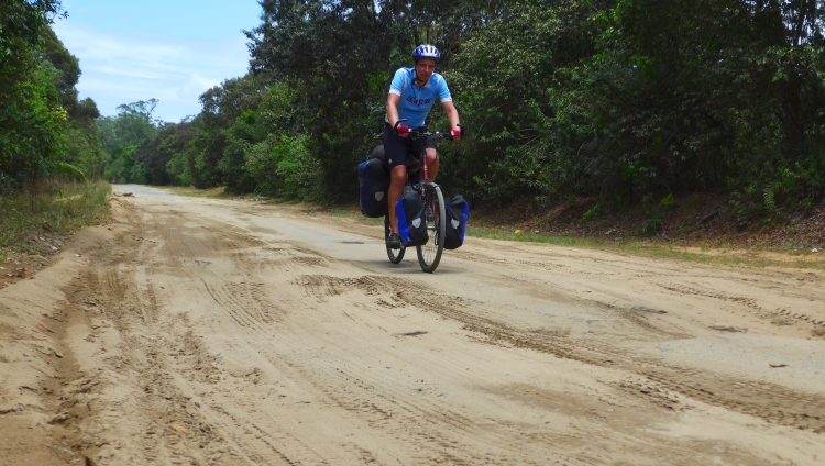 Tussen Toamasina en Foulpointe. Foto van Willem Hoffmans