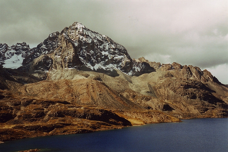 Very icy lake on the way to the Anticona Pass