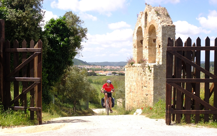 Struggling on the last meters to Óbidos