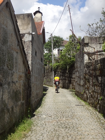 Kasseienweggetje tussen Penafiel en Porto