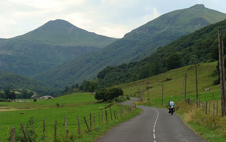 Willem heading towards the Puy Mary