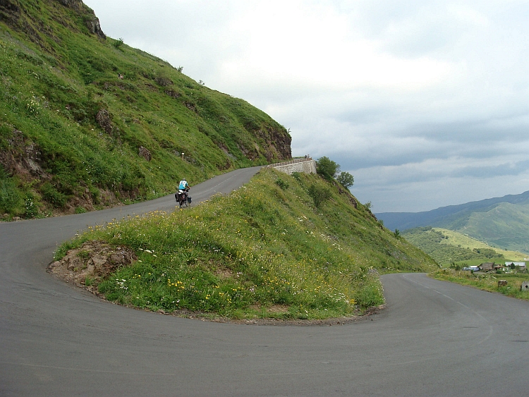 Haarspeldbocht op de weg naar de Puy Mary