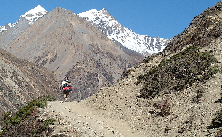 Willem on the way to Yak Kharka