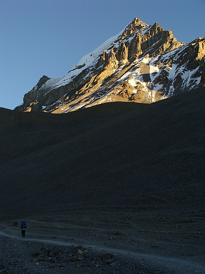 Little Ruth between the big mountains