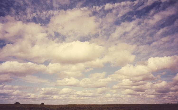 Witte wolken trekken over, Bourgondië