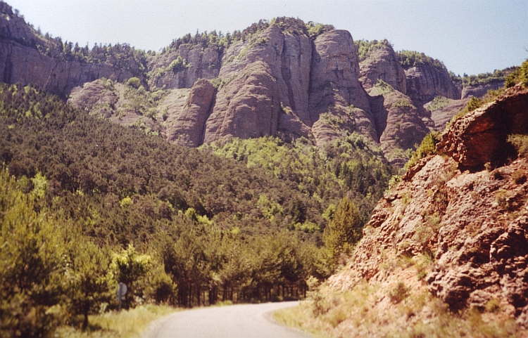 The road up to the Monasterio de San Juan de la Peña