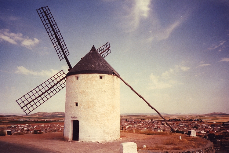 Een van de molens in Consuegra